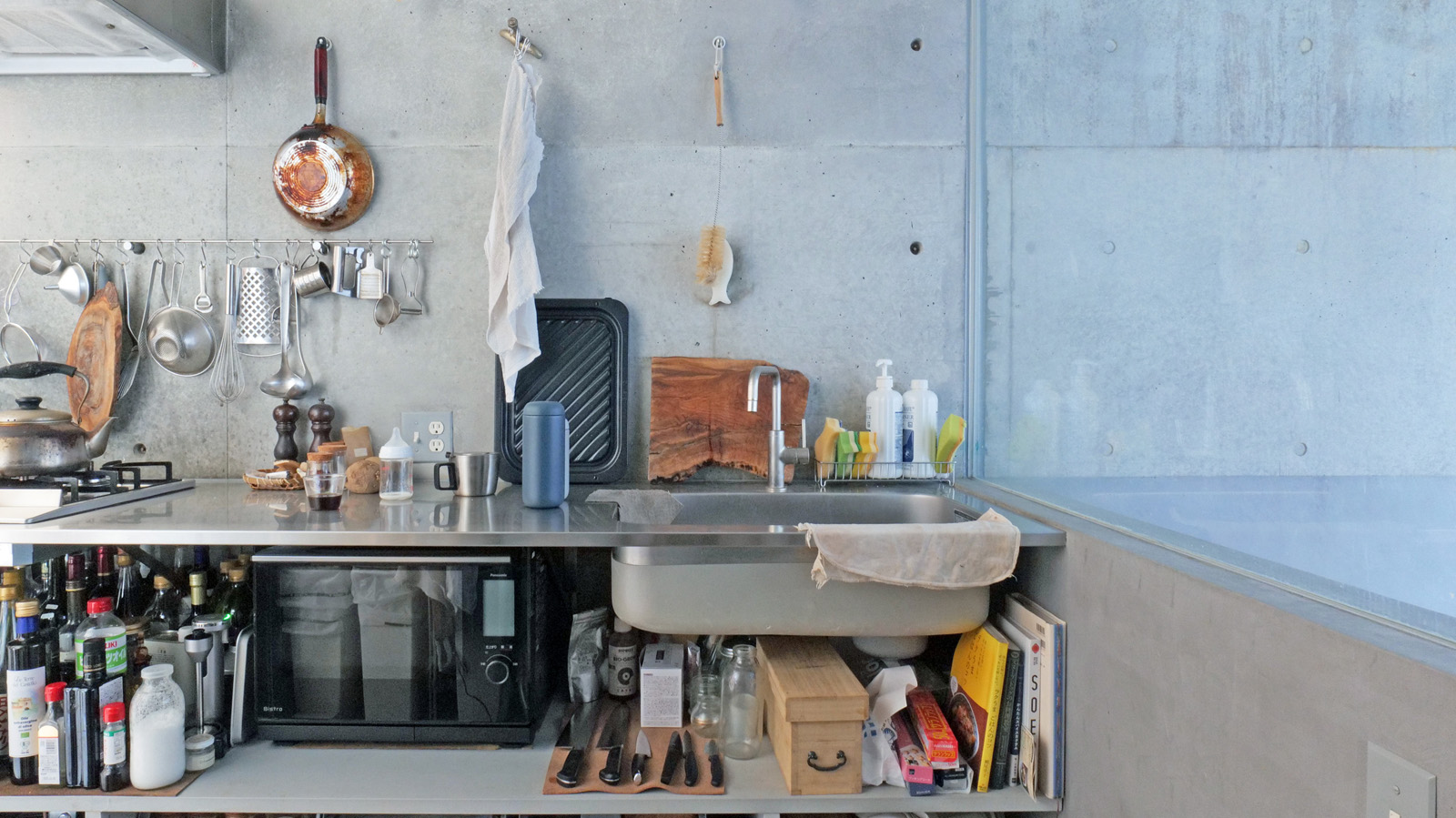 天板のみの、シンプルなキッチン