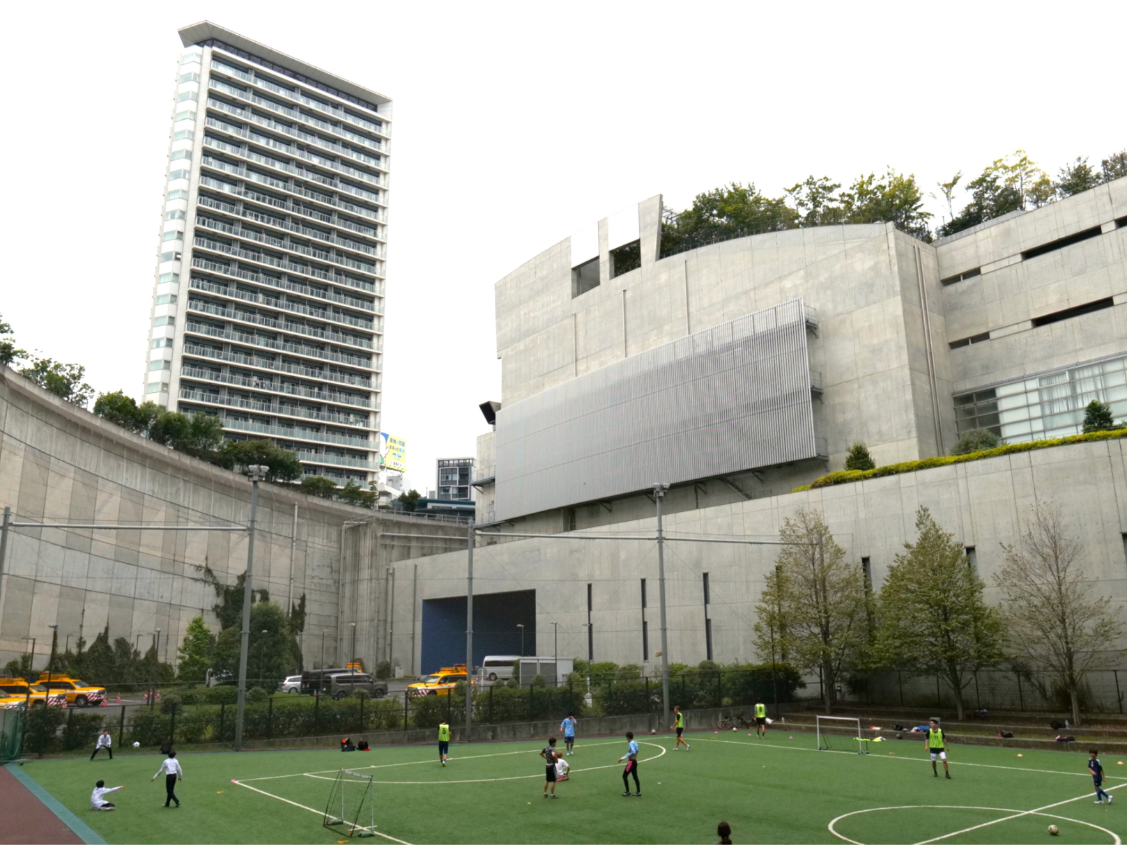 目黒天空庭園（徒歩13分）